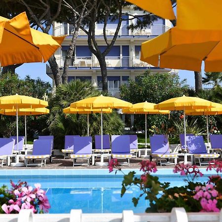 Hotel Majestic リド・ディ・イエゾロ エクステリア 写真