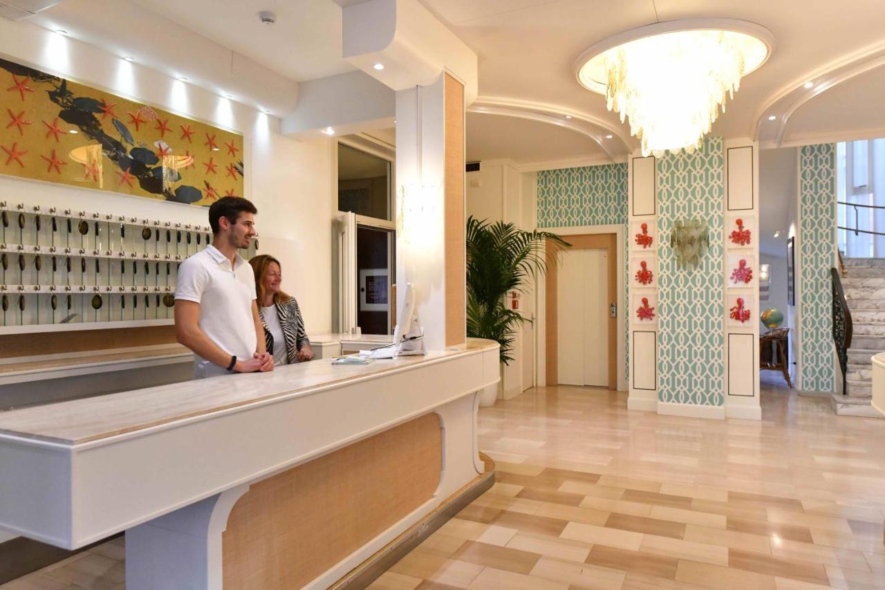 Hotel Majestic リド・ディ・イエゾロ エクステリア 写真
